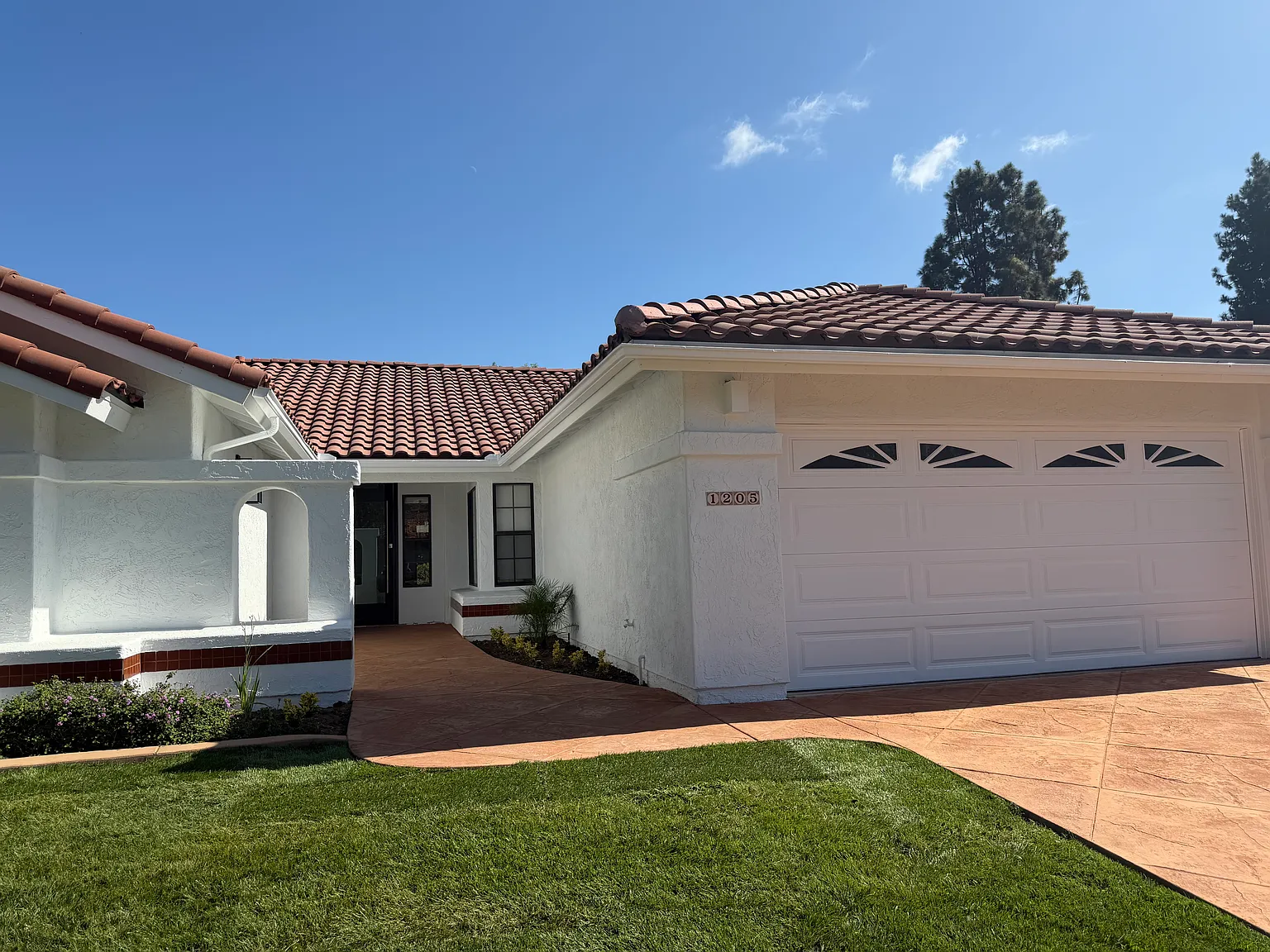 3 bed, 2035 sqft, $4,800 — Photo 2