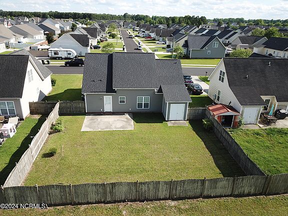 3rd image of 1812 Penncross Drive