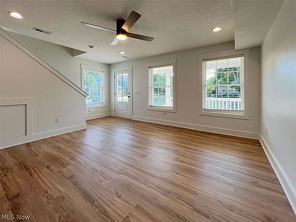 2nd image of 3626 Menlo Rd