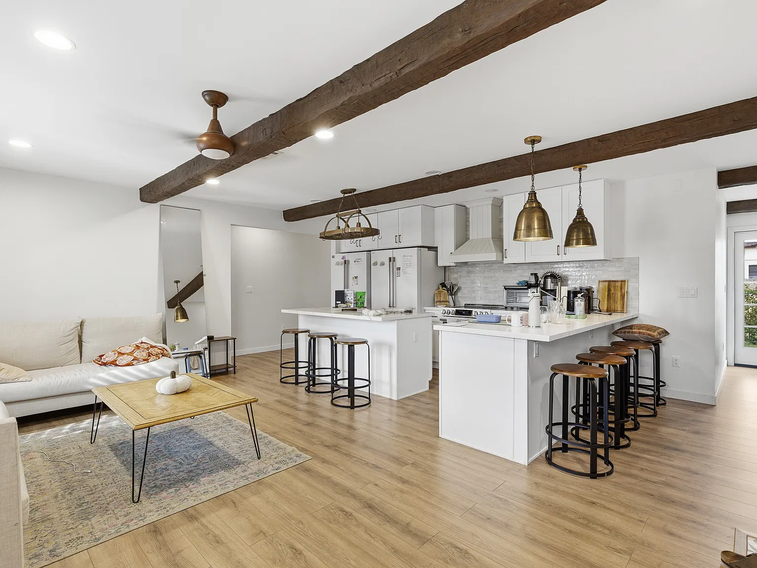 6 bed, 1790 sqft, $8,000 — Photo 3