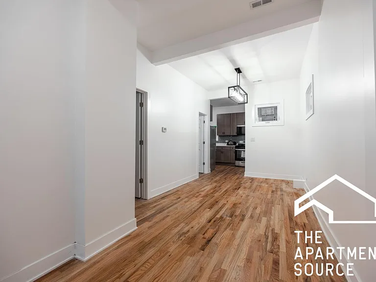 1742 N California Ave #3R — Photo 5