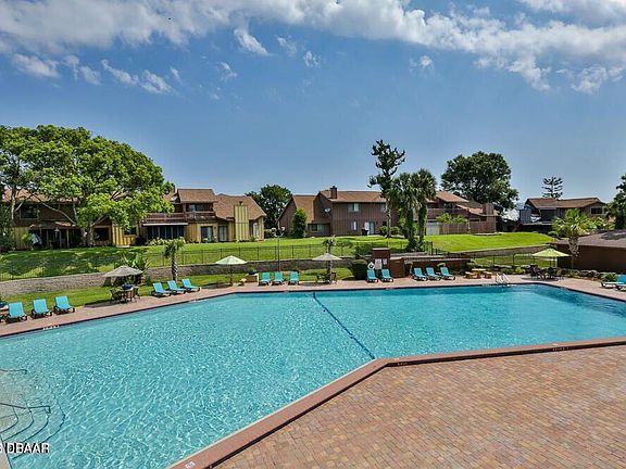 2nd image of 11 Ridge Trl