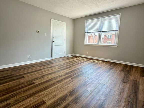 3rd image of 1617 Roumfort Rd #1