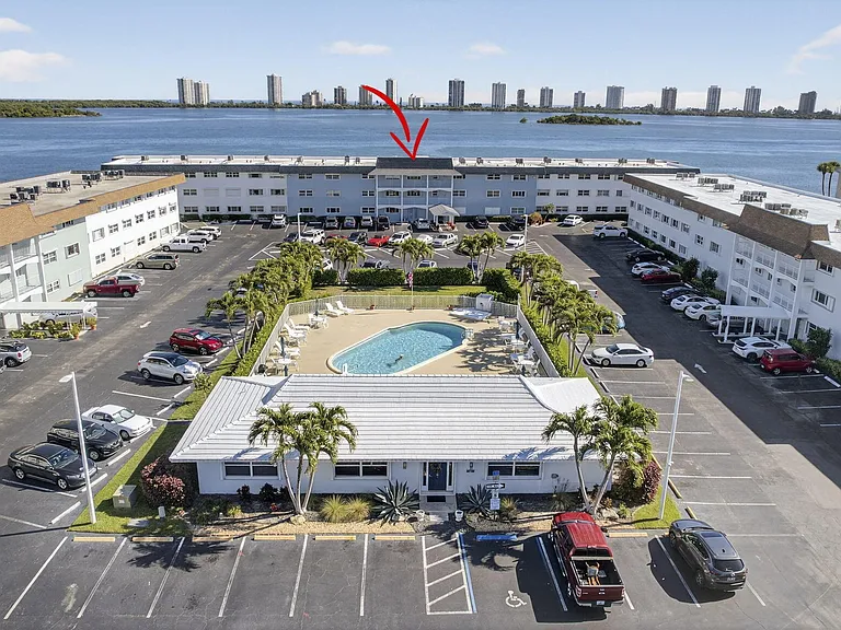 100 Shore Ct #307 — Photo 48