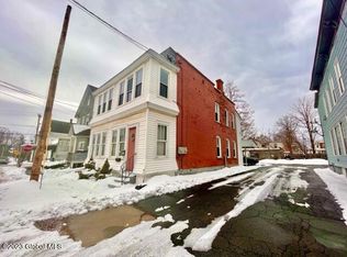 71 James St, Amsterdam, NY 12010