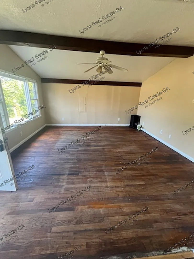 2 bed, 1.0 bath, $850 — Photo 4