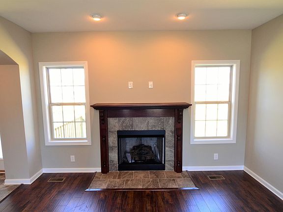 5th image of 525 Sourwood Dr