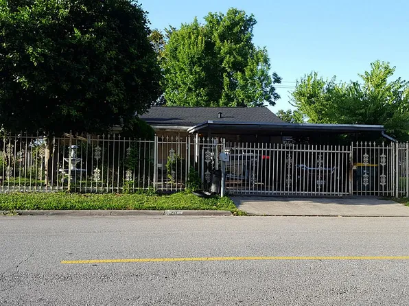 217 Morrell St, Baytown, TX 77520