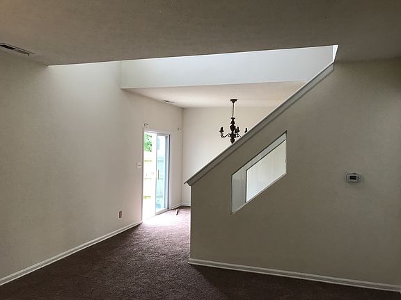 3rd image of 6627 Dunsdin Dr