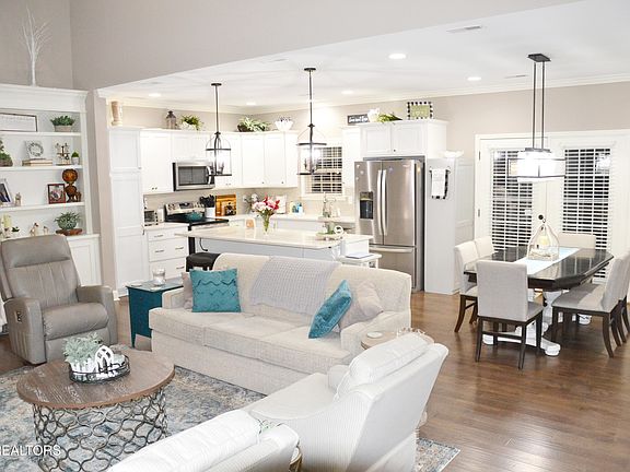4th image of 13012 Hampshire Bay Ln