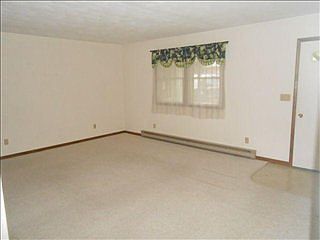 4th image of 475 W Lincoln Dr