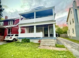 894 Helmsdale Rd, Cleveland Heights, OH 44112