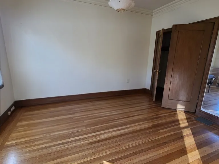 1828 Walnut St — Photo 4