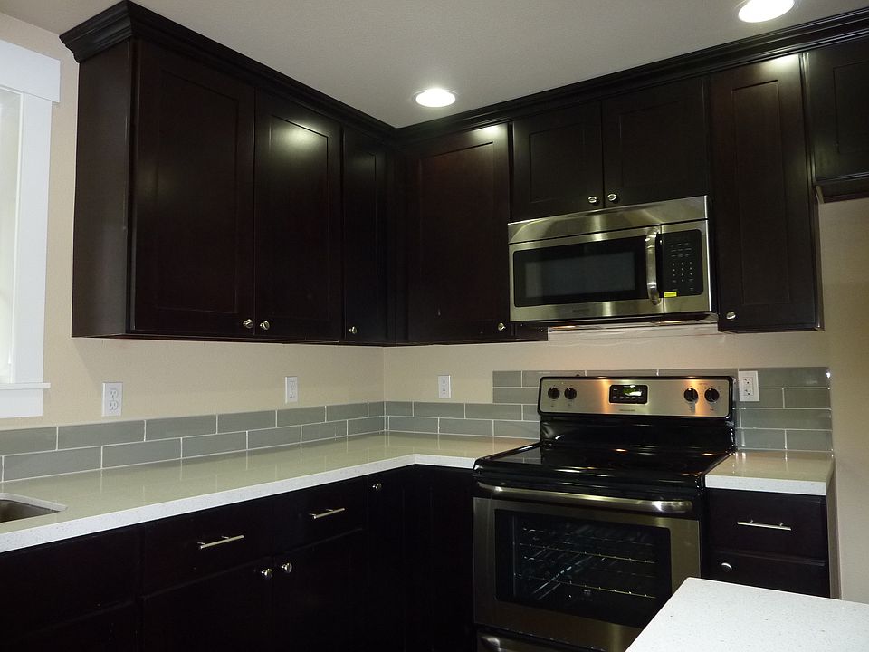 1st image of 1611 E 61st St