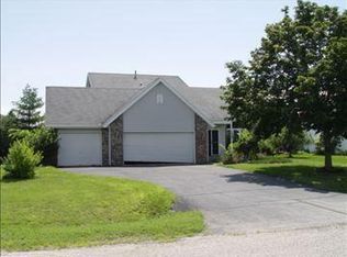 111 Thistlewood Trl, Rockton, IL 61072