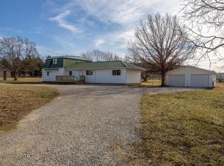 22666 Green Hills Rd, Lebanon, MO 65536