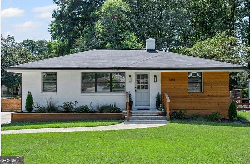 1st image of 1048 Pinehurst Dr SE