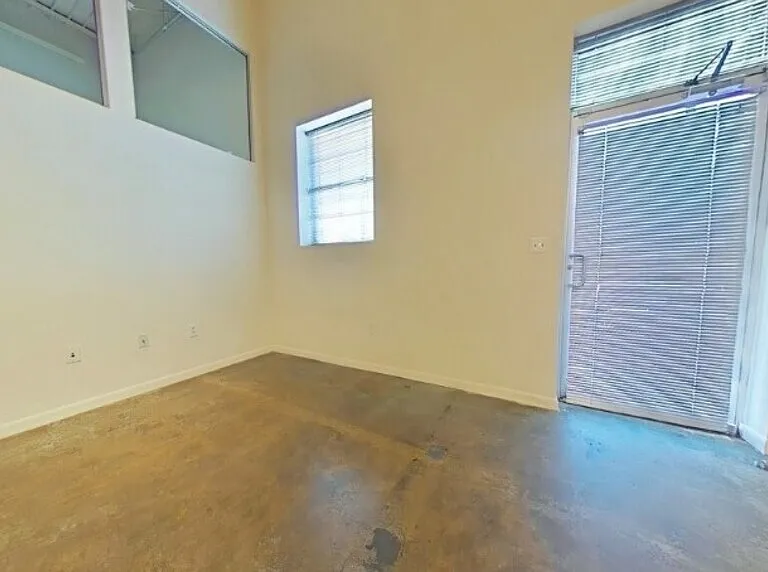 1011 W Marshall St #209 — Photo 4