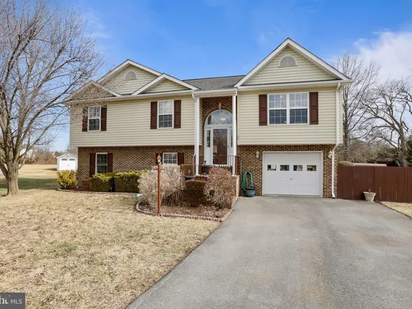106 New Kent Ct, Stephens City, VA 22655