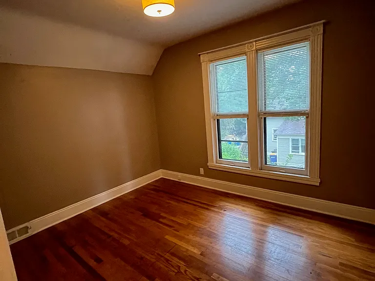 623 Cherry St SE #4 — Photo 6