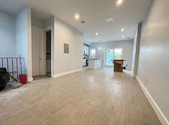 Rented by Skyhigh Realty NYC LLC | media 2