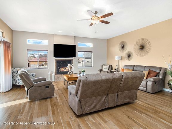 5th image of 727 Egret Cir