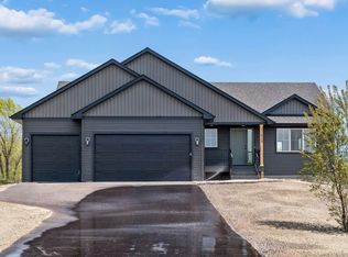 21423 Cottonwood St NW, Oak Grove, MN 55011
