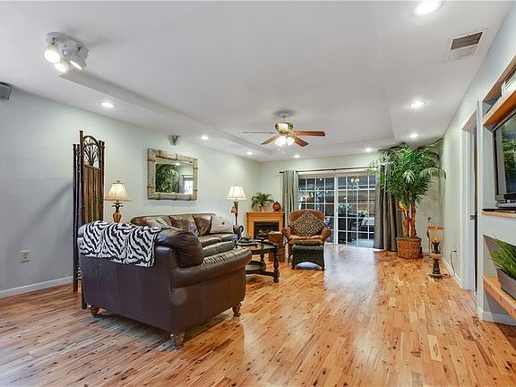 5th image of 10611 Suntree Ct