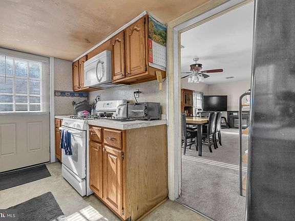 4th image of 30260 Dover Rd