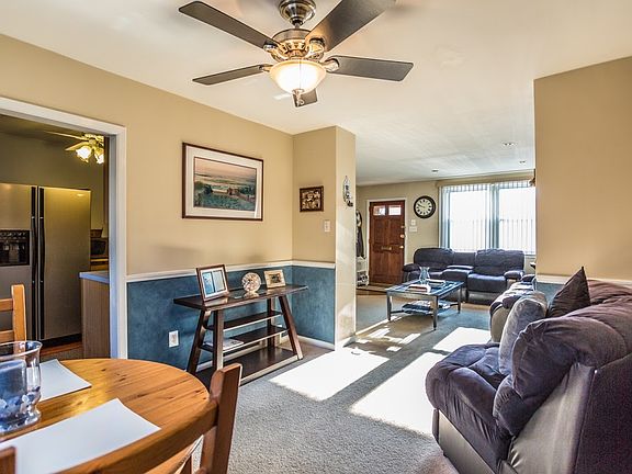 4th image of 617 Green Ln