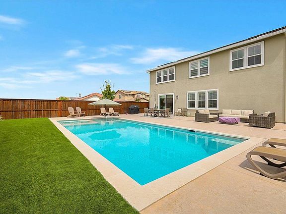 5th image of 502 Cabrillo Ct