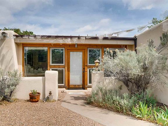 3rd image of 2827 Camino Del Bosque