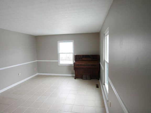 5th image of 2324 Park Ridge Dr