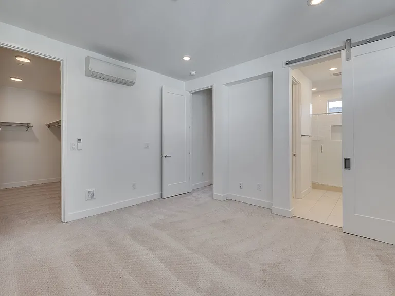 23115 NE 8th St — Photo 9