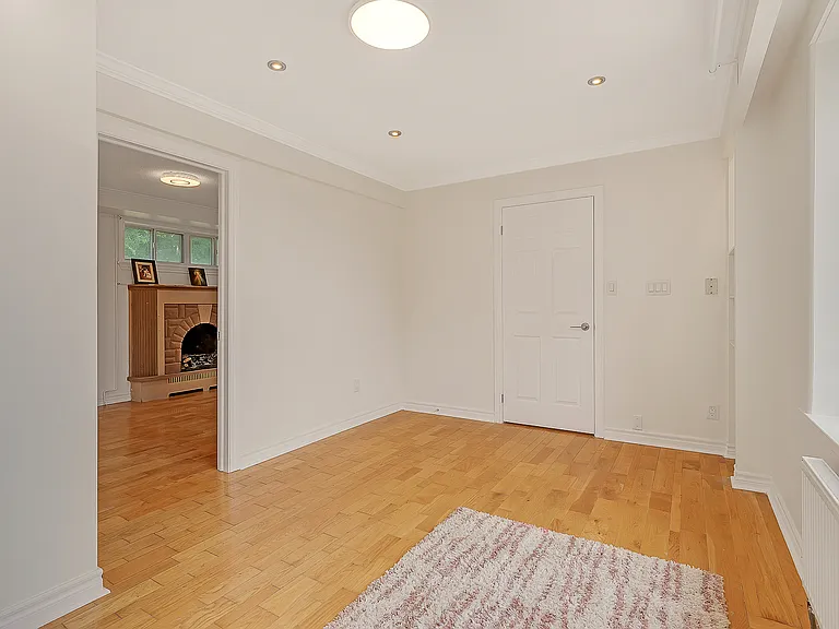 1345 Saint James Ave — Photo 5