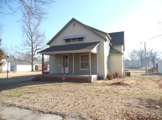 422 S Minnesota Ave, Columbus, KS 66725