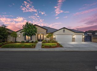 7602 Ruthburg Way, Bakersfield, CA 93314