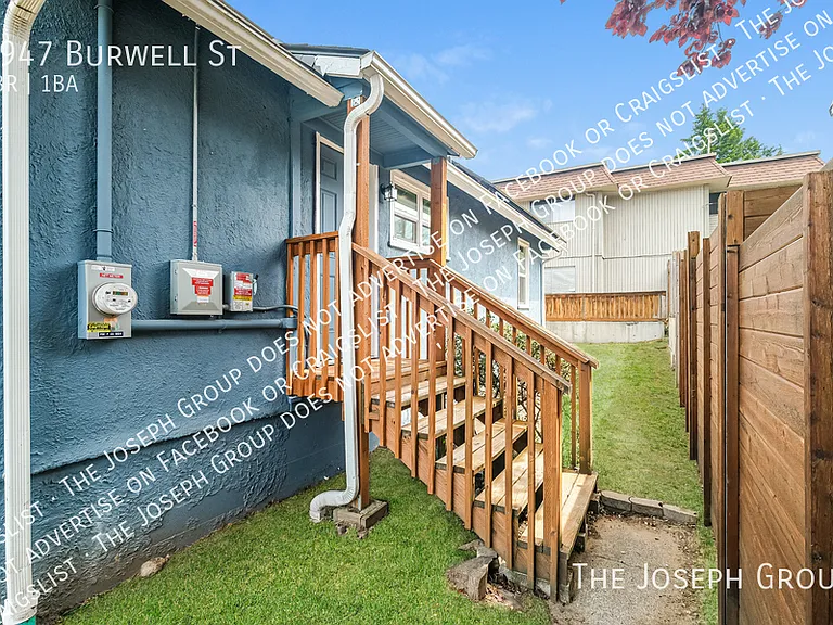 1947 Burwell St — Photo 30