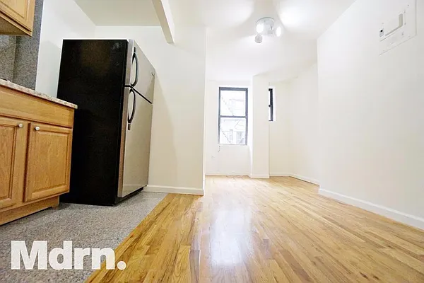 Rented by Mdrn Residential | media 39