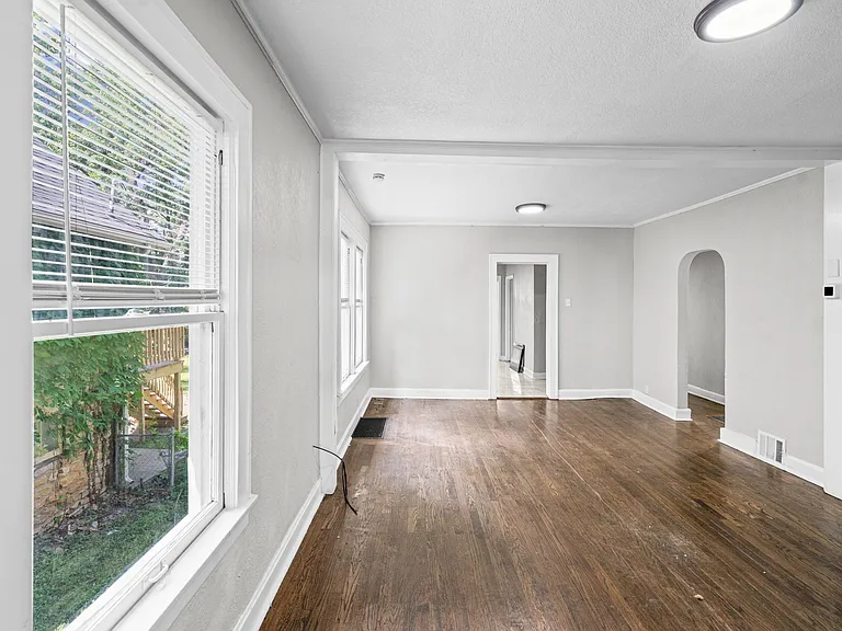 8102 Highland Ave — Photo 27