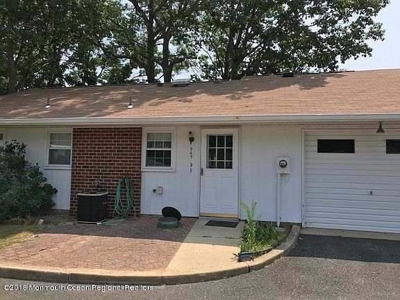 2nd image of 947D Aberdeen Dr #100D