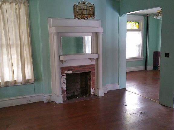 2nd image of 28 N 19th St