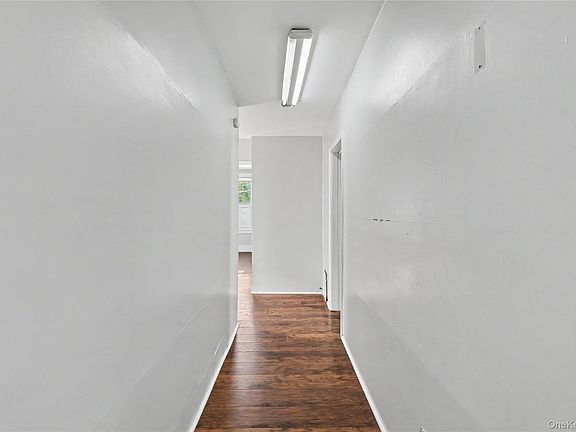 5th image of 39 Spruce St
