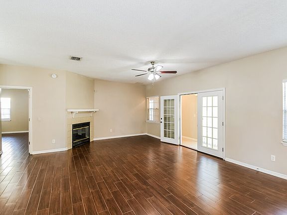 4th image of 8895 Chambore Dr
