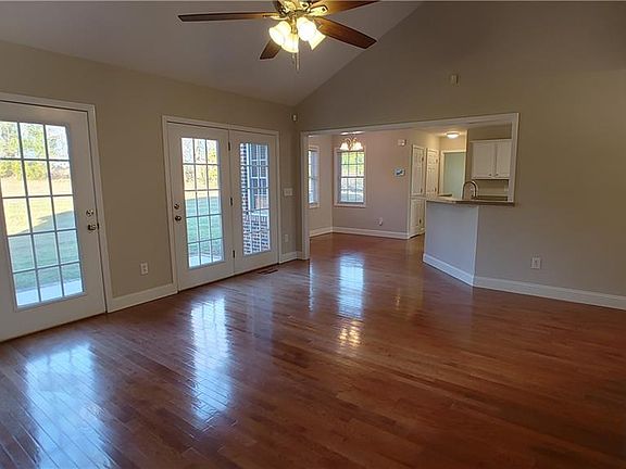 5th image of 3652 Hursey Ave