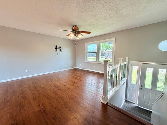 3rd image of 3002 12th Ave SW