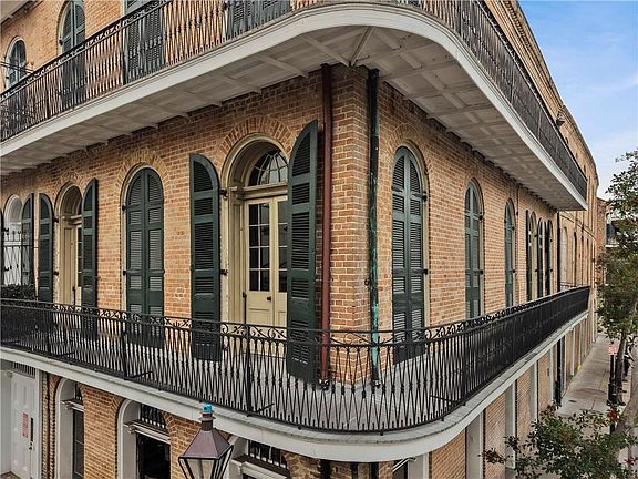4th image of 841 Royal St #2A