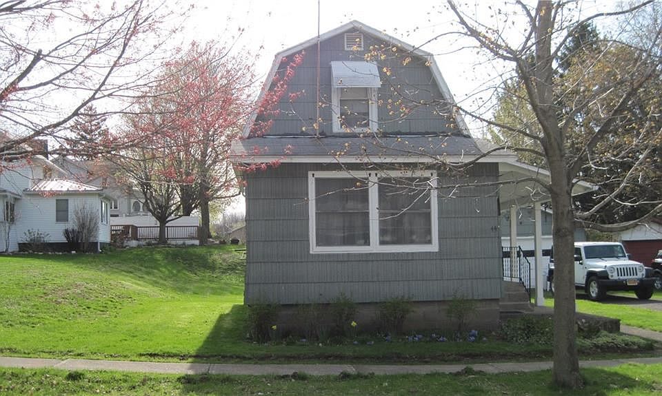 1st image of 44 Curtiss Ave
