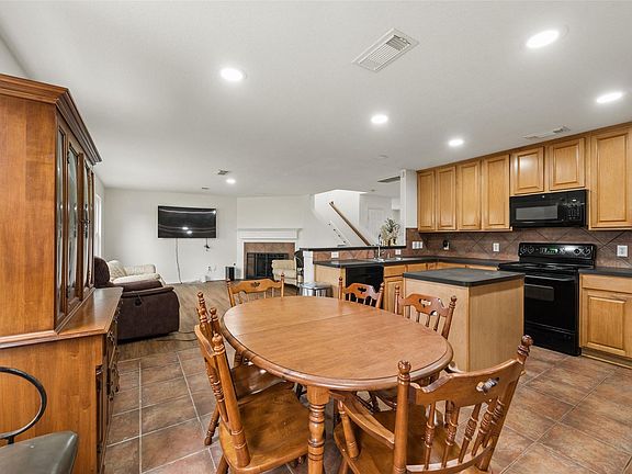 5th image of 2719 Chatford Hollow Ln