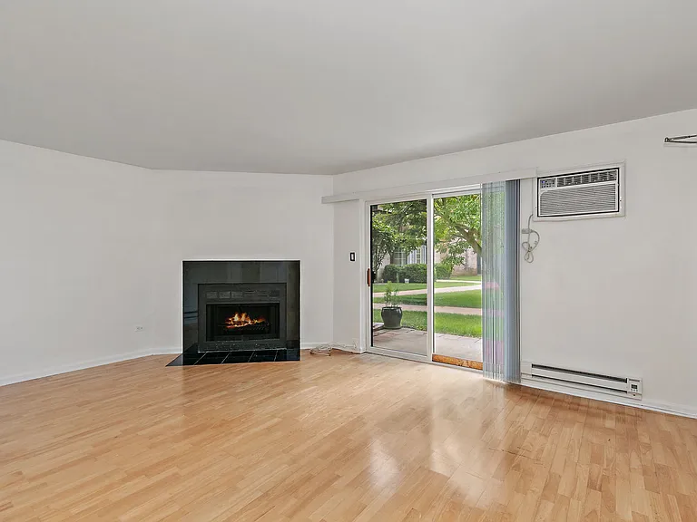 522 E Spruce Dr #1B — Photo 2